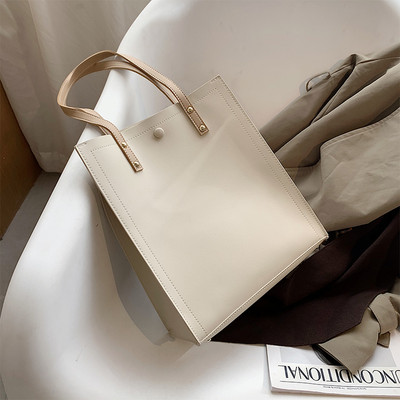 Ежедневна дамска чанта от еко кожа в два размера