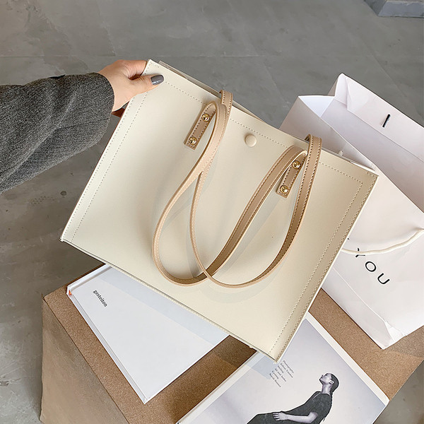 Ежедневна дамска чанта от еко кожа в два размера