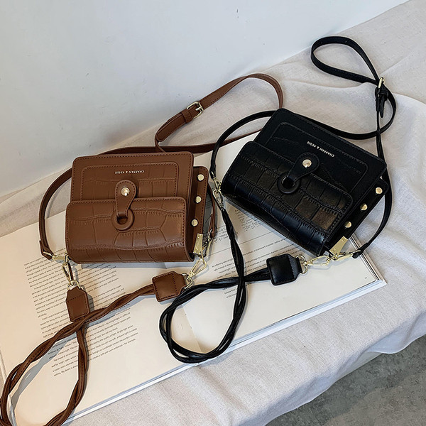 Кожена дамска чанта с нитове и дълга дръжка - два модела