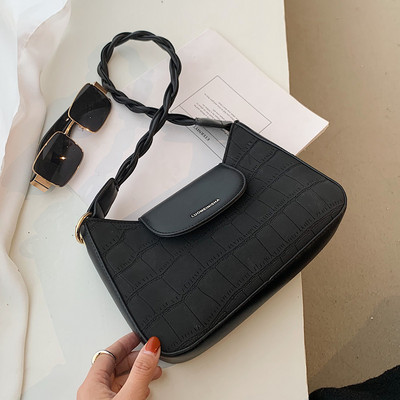 Актуална дамска чанта с къса дръжка