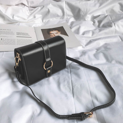 Ежедневна дамска кожена чанта с дълга дръжка и метална декорация