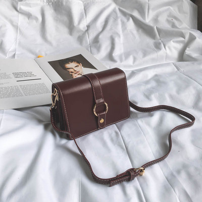 Ежедневна дамска кожена чанта с дълга дръжка и метална декорация