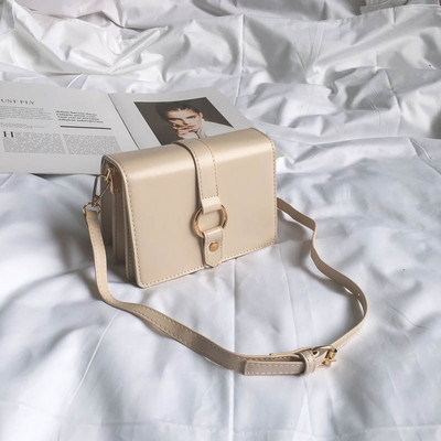 Ежедневна дамска кожена чанта с дълга дръжка и метална декорация