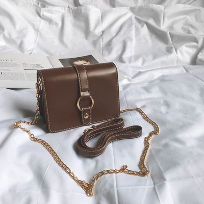 Ежедневна дамска кожена чанта с дълга дръжка и метална декорация