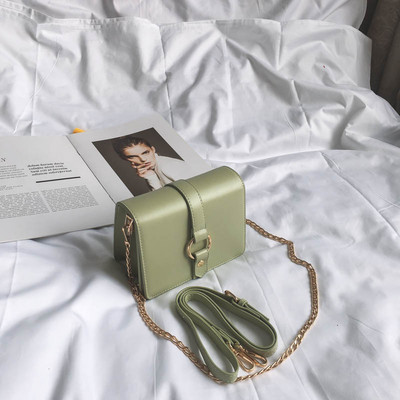 Ежедневна дамска кожена чанта с дълга дръжка и метална декорация