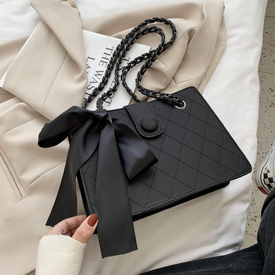 Ежедневна дамска чанта от еко кожа с панделка и текстилна дръжка