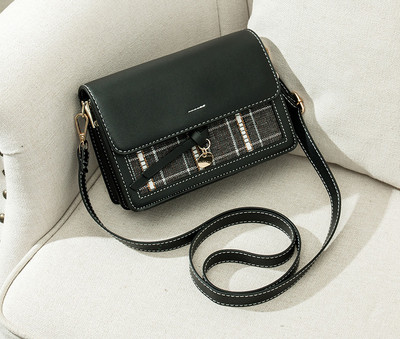 Модерна дамска чанта с дълга дръжка в два модела