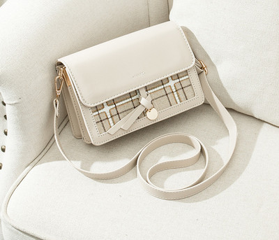 Модерна дамска чанта с дълга дръжка в два модела