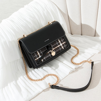 Модерна дамска чанта с дълга дръжка в два модела