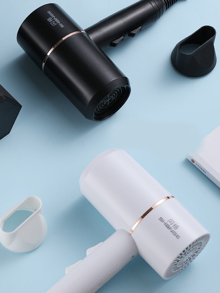 Високомощен сешоар с топъл и студен въздух