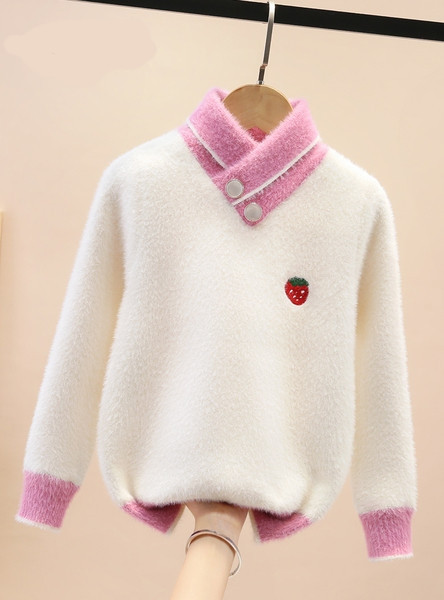 Детски ежедневен пухен пуловер с бродерия и копчета в бял и розов цвят