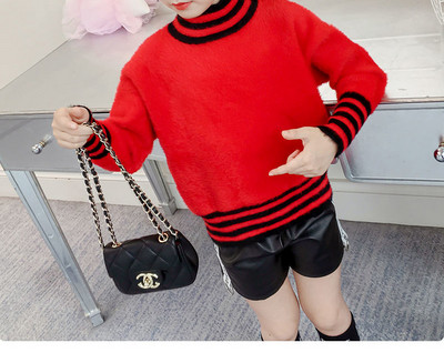 Пухен детски пуловер за момичета с овално деколте