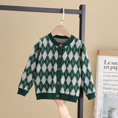 Топла, зимна жилетка - подходяща за момичета в няколко десена