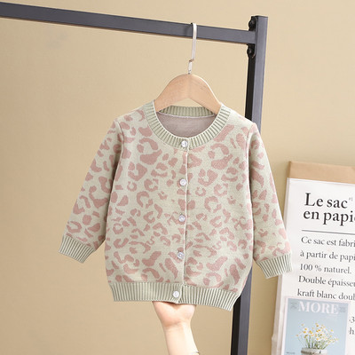 Топла, зимна жилетка - подходяща за момичета в няколко десена