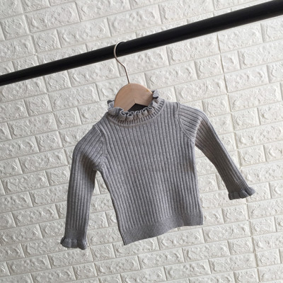 Ежедневен детски пуловер с висока яка и къдри подходящ за момичета