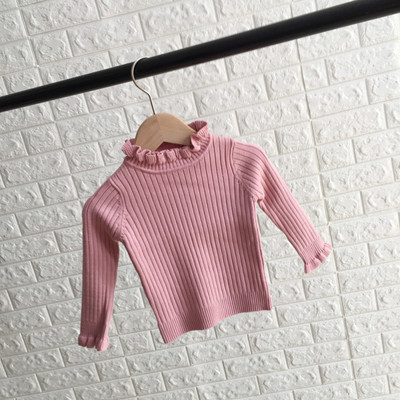 Ежедневен детски пуловер с висока яка и къдри подходящ за момичета