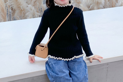 Детски пуловер за момиче с висока яка