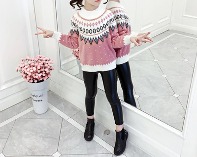 Модерен детски пуловер за момичета с овално деколте и цветен десен