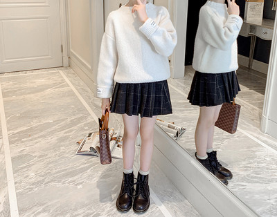 Плетен детски пуловер изчистен модел с овално деколте