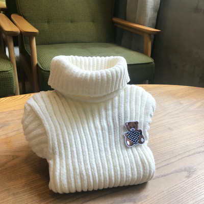 Зимен детски пуловер с висока яка и апликация с мече