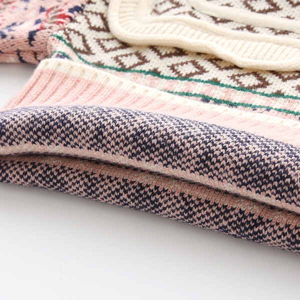 Нов модел зимен детски пуловер за момичета с овално деколте