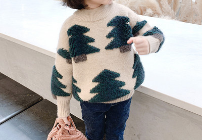 Модерен детски пуловер за момичета с елхи