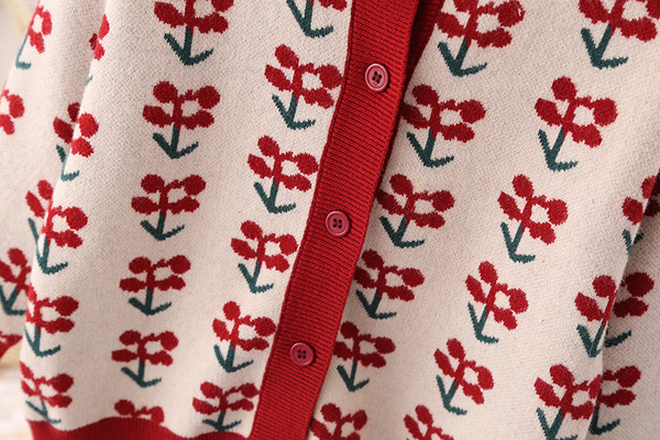 Детска жилетка за момичета с цветен десен