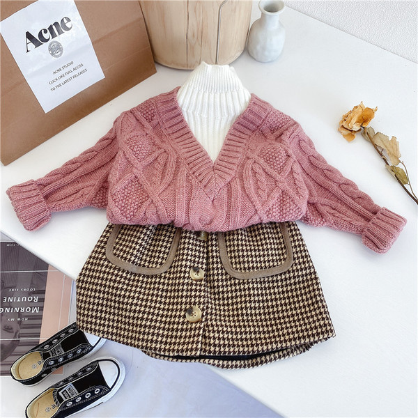 Нов модел детски плетен пуловер в три цвята