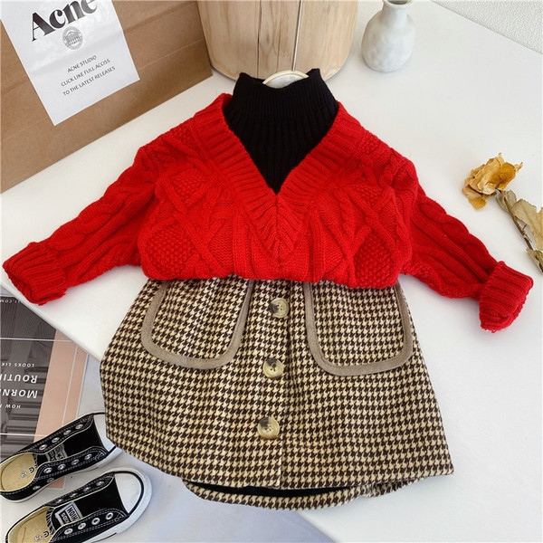 Нов модел детски плетен пуловер в три цвята