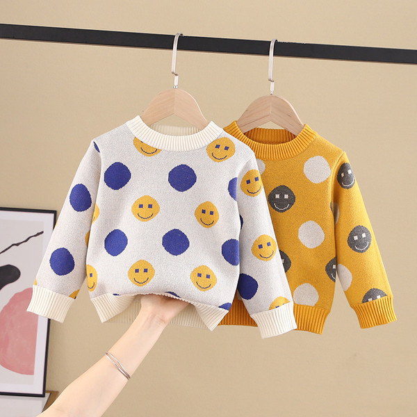Детски пуловер за момичета с овално деколте и десен с усмихнати човечета 