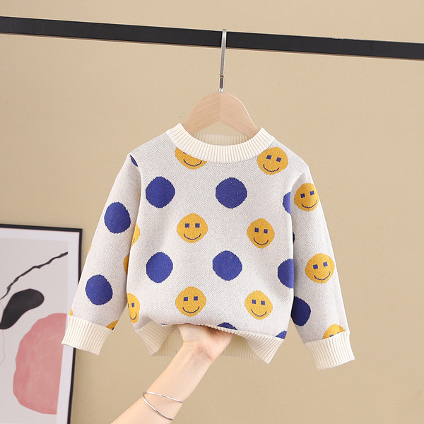 Детски пуловер за момичета с овално деколте и десен с усмихнати човечета 