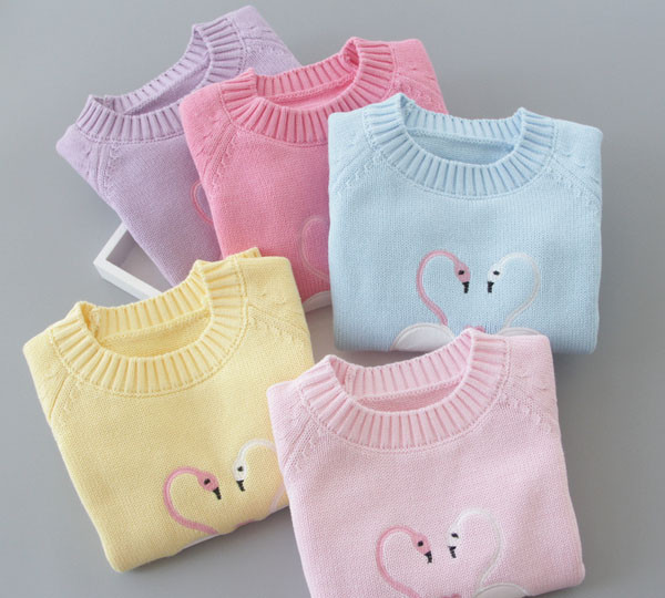 Šiuolaikiškas vaikiškas megztinis mergaitėms su siuvinėjimais