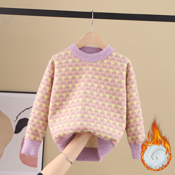 Топъл детски пуловер за момичета в нежен десен