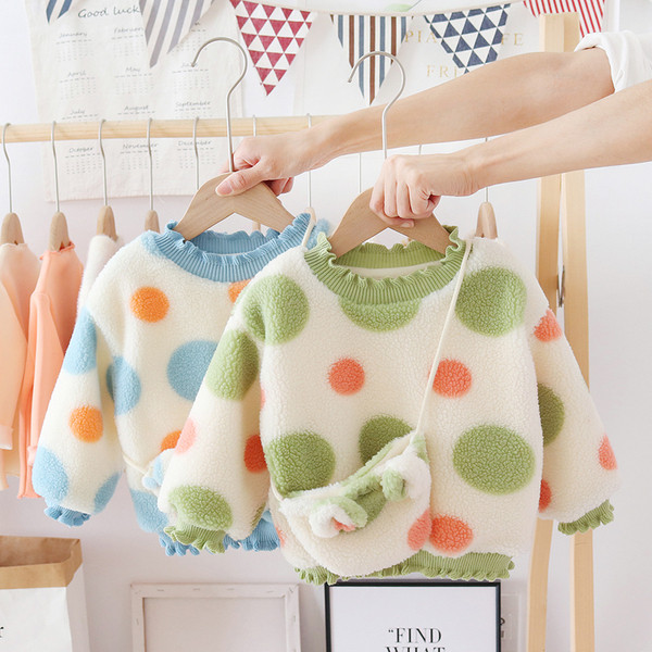 Зимен детски пуловер за момичета на точки с овално деколте 