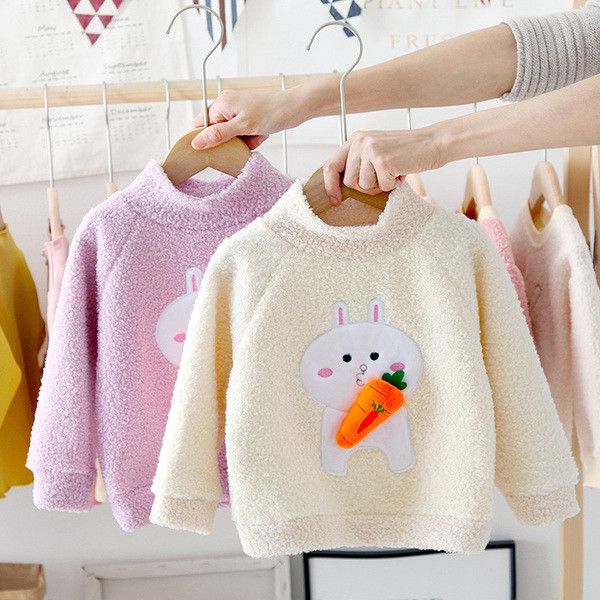 Novi model dječjeg pulovera s vezom za djevojčice