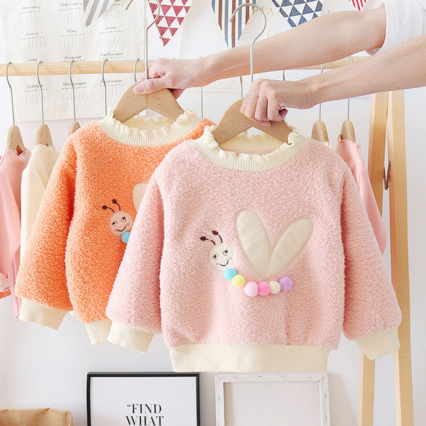 Vaikiškas pūkuotas megztinis žema apykakle – trijų modelių