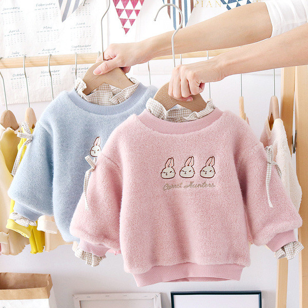 Punasti dječji pulover s vezom i okruglim izrezom