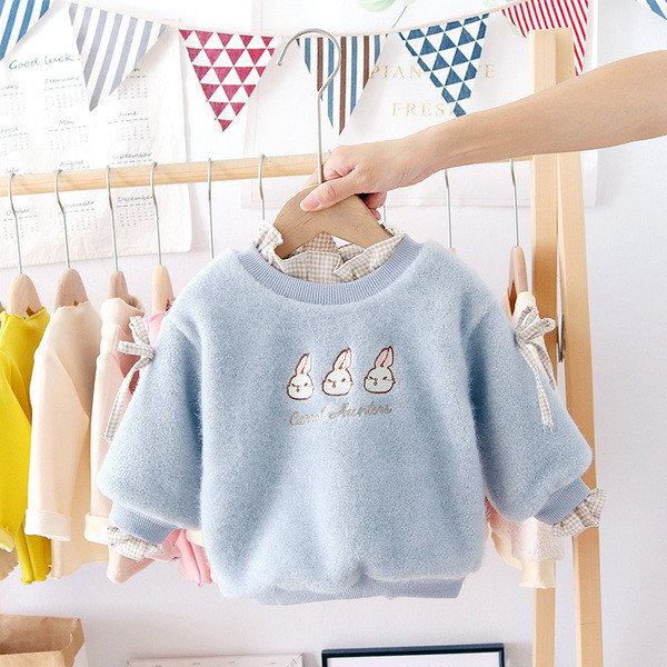 Punasti dječji pulover s vezom i okruglim izrezom