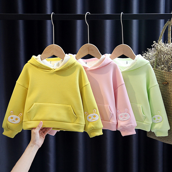 Sportska dječja majica za djevojčice s 3D elementima na kapuljači