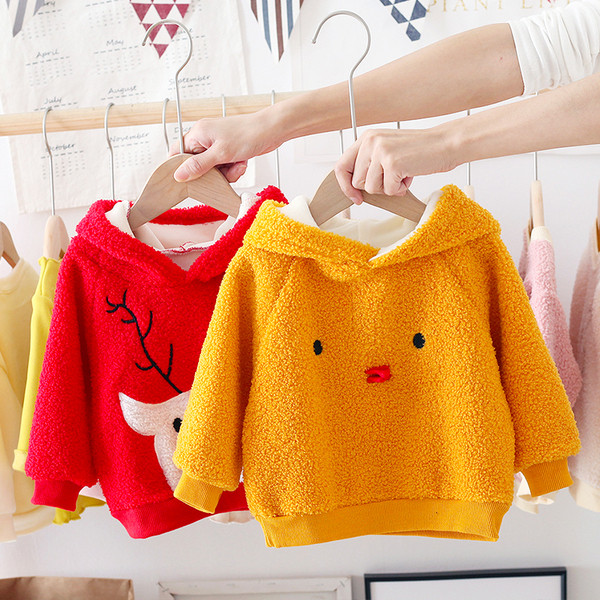 Vaikiški pūkiniai megztiniai su siuvinėjimu ir gobtuvu