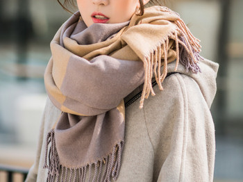 Актуален дълъг дамски шал с ресни