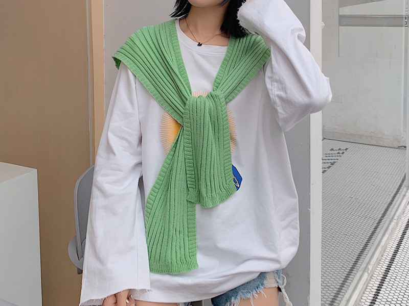 Ležerni pleteni ženski šal