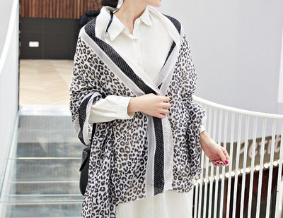 Svileni ženski šal u boji-više modela