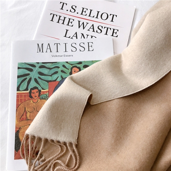 Ležeran ženski dvostrani šal s resama za jesen i zimu