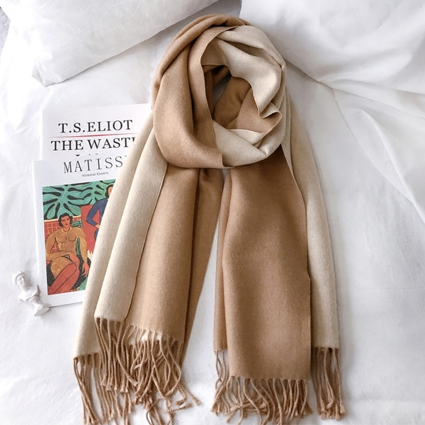 Ležeran ženski dvostrani šal s resama za jesen i zimu