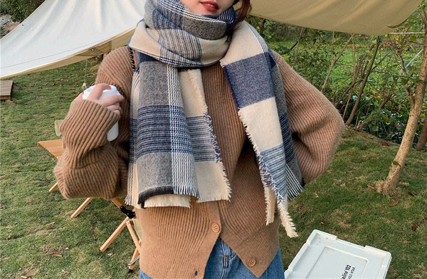 Ženski ležerni karirani šal