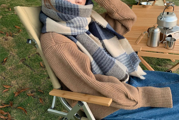 Ženski ležerni karirani šal