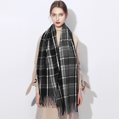 Novi model ženske karirane marame sa resama