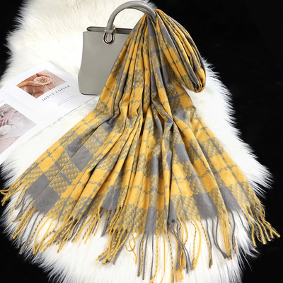 Novi model ženske karirane marame sa resama