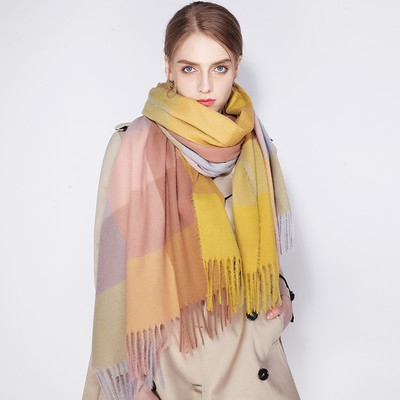 Novi model ženske karirane marame sa resama